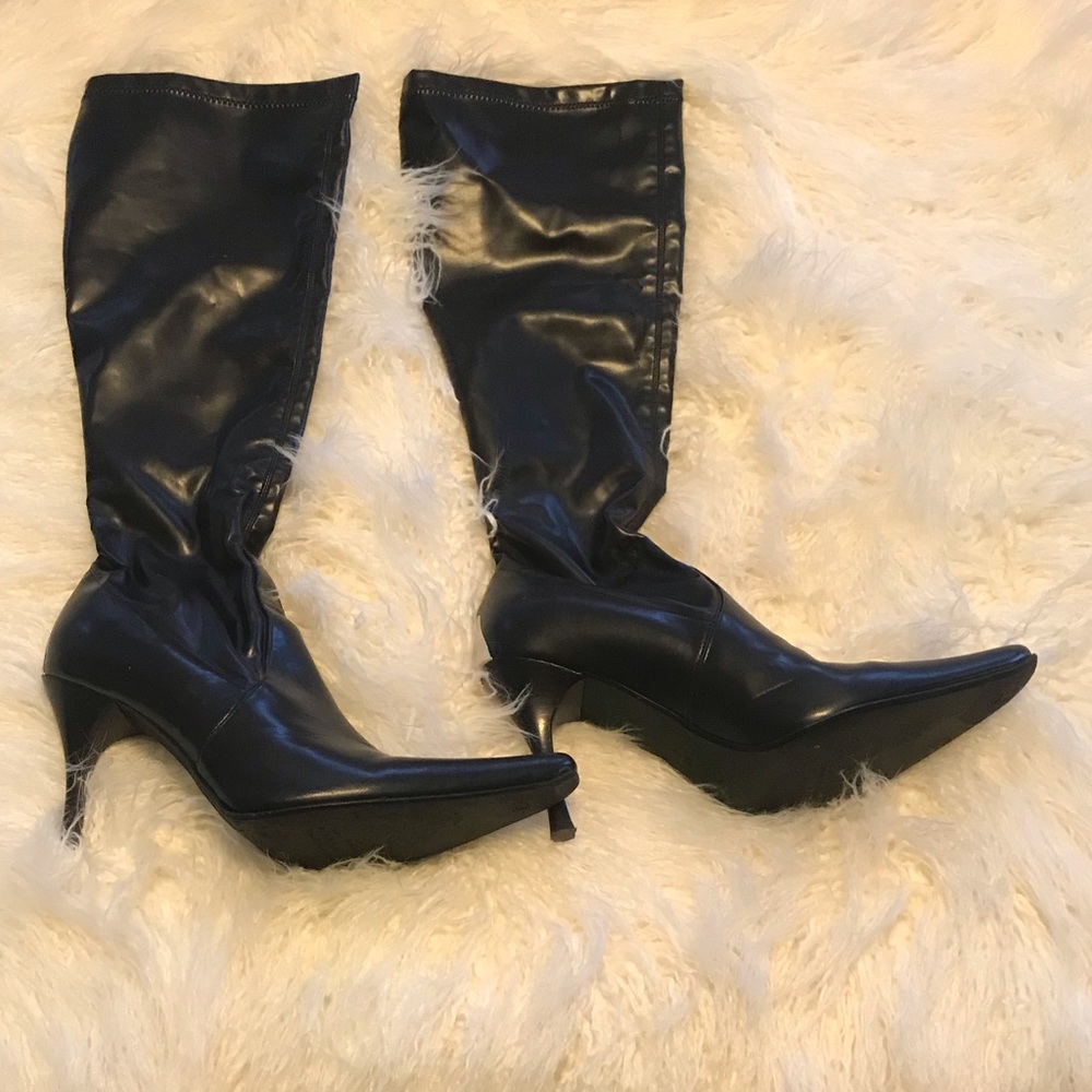 Donald Pliner boots